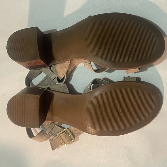 Steve Madden Raymee Sandals Womens Size 9 Sand Suede Heeled Open Toe Shoes - Picture 8 of 8